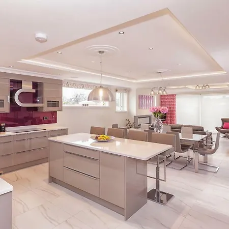 Belmont - Luxquisite Lettings *