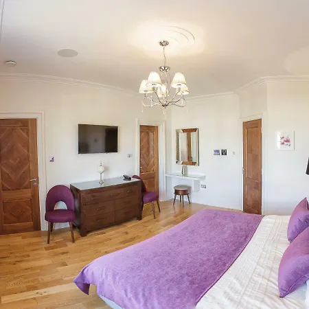 Belmont - Luxquisite Lettings