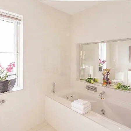 Belmont - Luxquisite Lettings 펜션