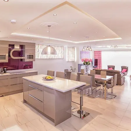 Belmont - Luxquisite Lettings 킬라니
